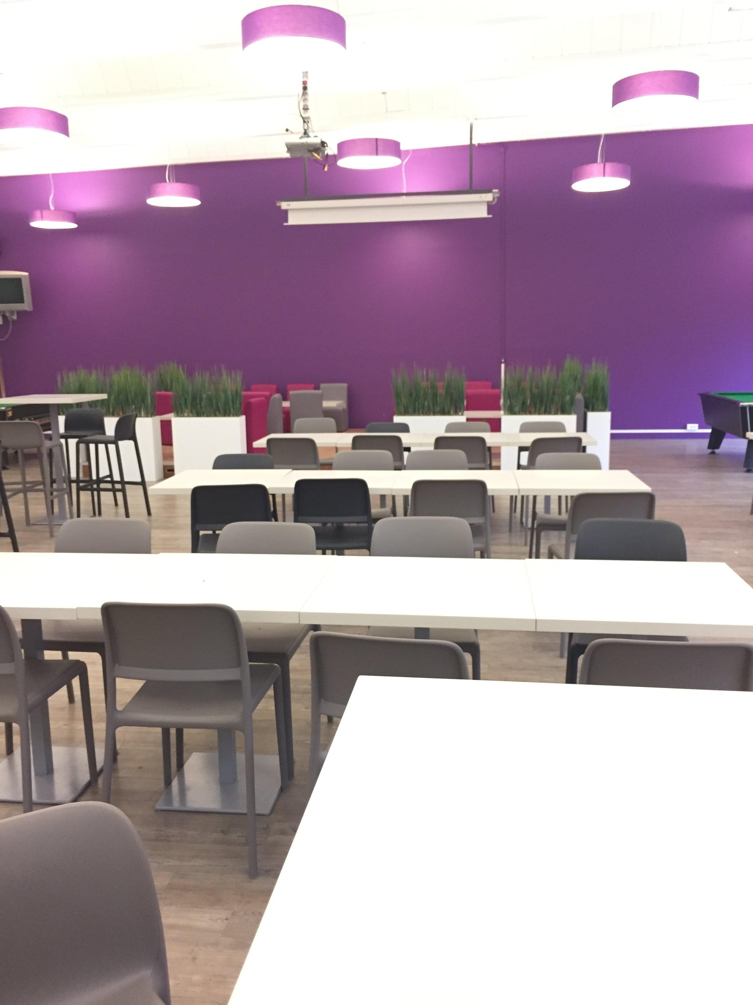 Cafeteria mousseron