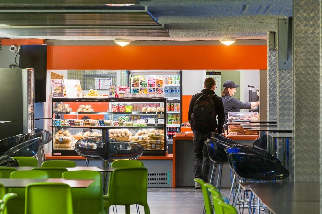 Cafétéria cybercafé iut gratte-ciel